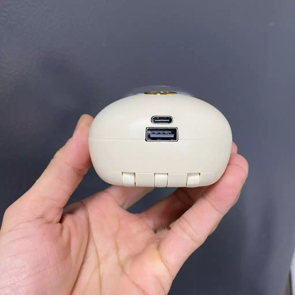 Pin Sạc Dự Phòng Disney Tsum Tsum 10000mAh, liền cáp, chuẩn PPSPDQC (màu ngẫu nhiên)