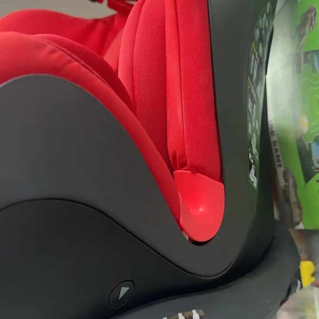 Ghế Ngồi Ô Tô Trẻ Em Maxi-Cosi Titan ( Hà Lan ) – khoá ISOFIX, màu đỏ