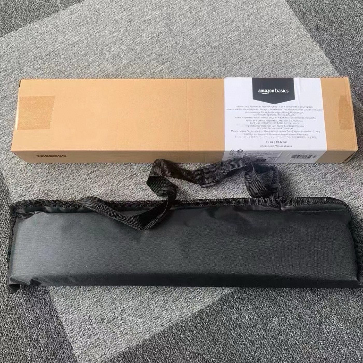 Thước thuỷ cân bằng Amazon Basics ( Mỹ ), có Nam châm , chất liệu hợp kim nhôm