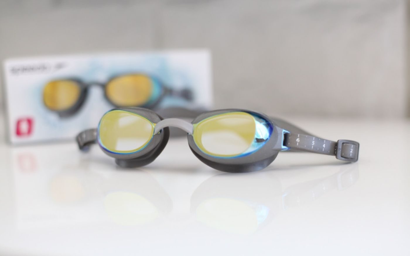 Kính bơi hãng SPEEDO IQfit